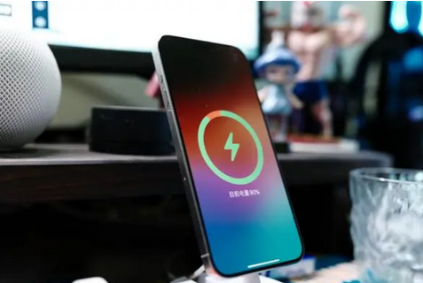 沂南苹果15换屏服务分享用什么充电器给iPhone15充电更好 
